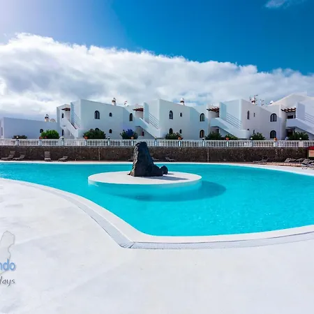 Rose Costa Teguise