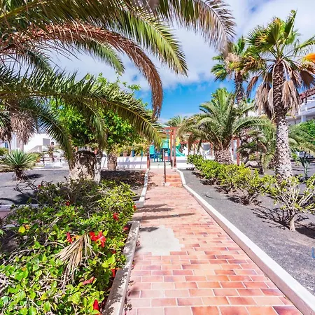 Rose Costa Teguise