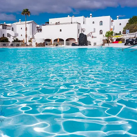 Rose Costa Teguise
